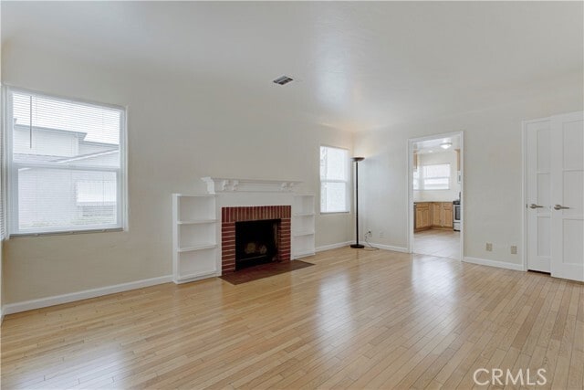 Building Photo - 559 E Providencia Ave