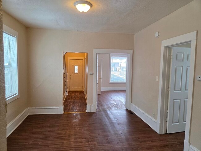 Building Photo - 2210 N Penn Ave