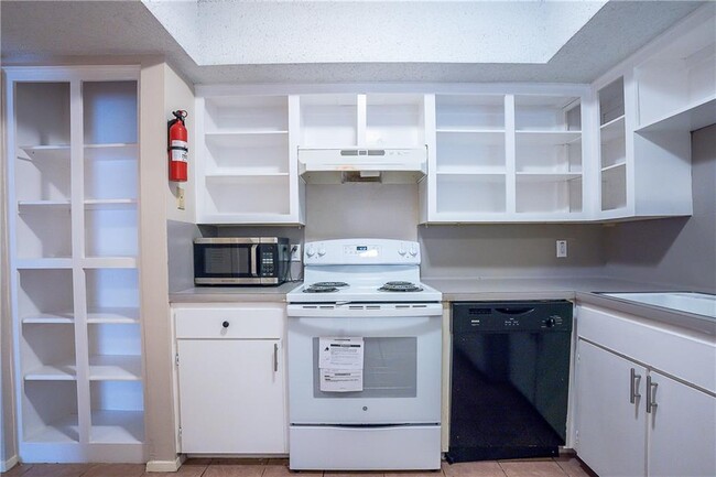 Building Photo - 9104 Quail Creek Dr