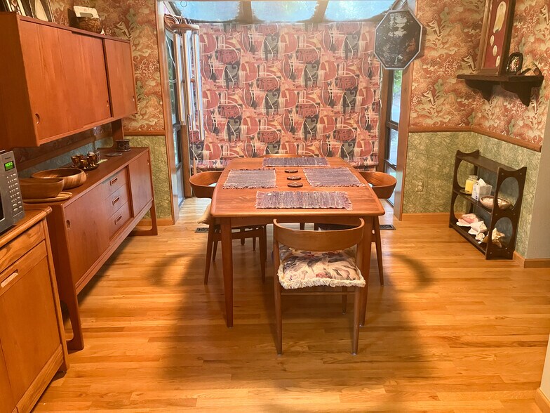Dining Room - 421 W Sycamore Ct