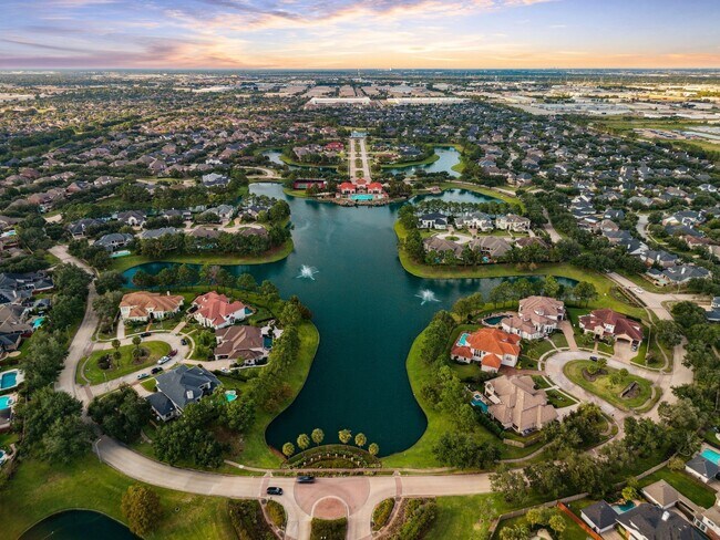 Building Photo - 12019 Costa Del Rey Ct