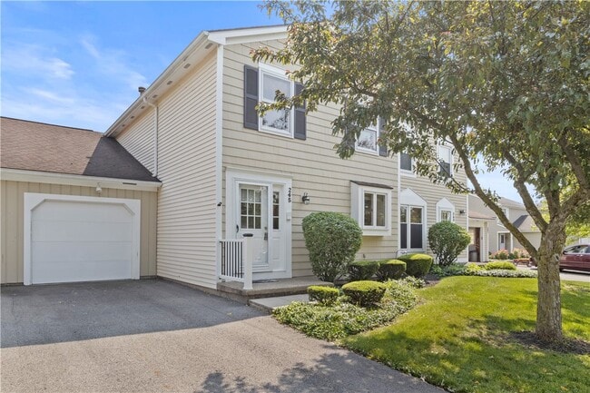 Building Photo - 245 Deerhurst Ln