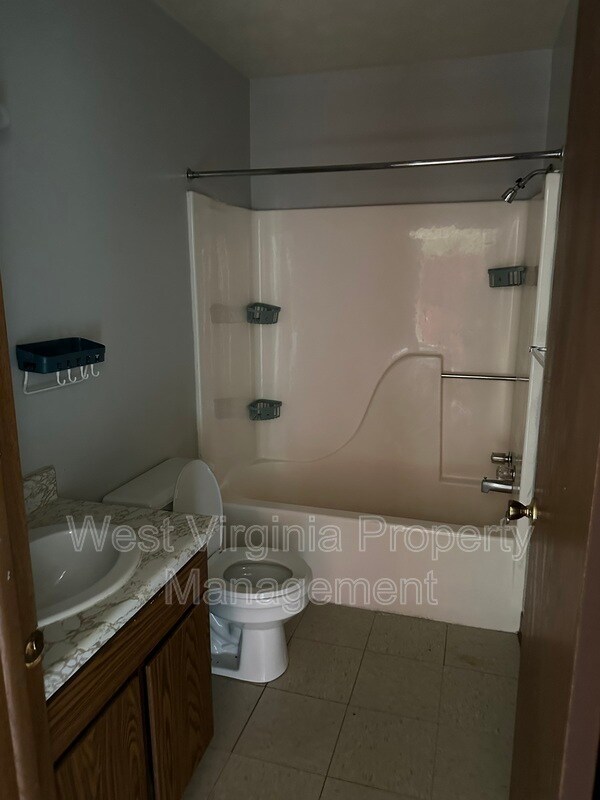 Building Photo - 82 Beagle Club Rd