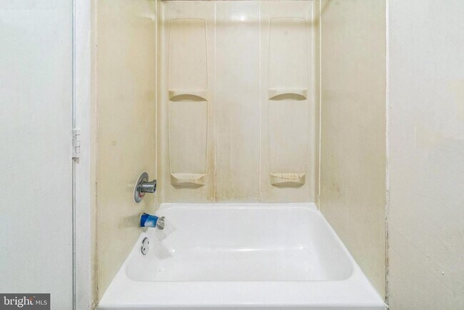 Building Photo - 1217 E Berks St