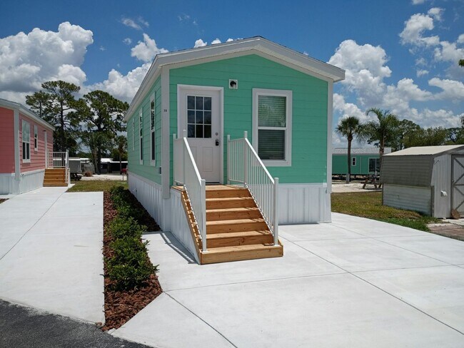 Building Photo - 28 Lily Dr