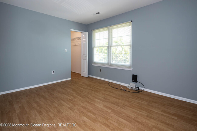 Building Photo - 90 Quince Ct