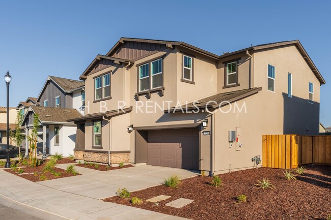 Building Photo - BRAND NEW CONSTRUCTION: Spacious 5-Bed San...