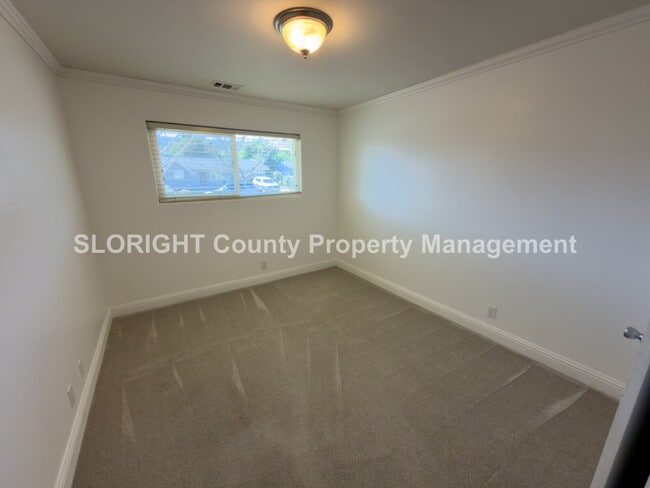 Building Photo - AVAILABLE NOW - Spacious Home in Laguna Lake - 4 Bed / 2 Bath