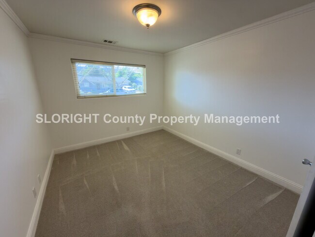 Building Photo - LEASE PENDING - Spacious Home in Laguna Lake - 4 Bed / 2 Bath