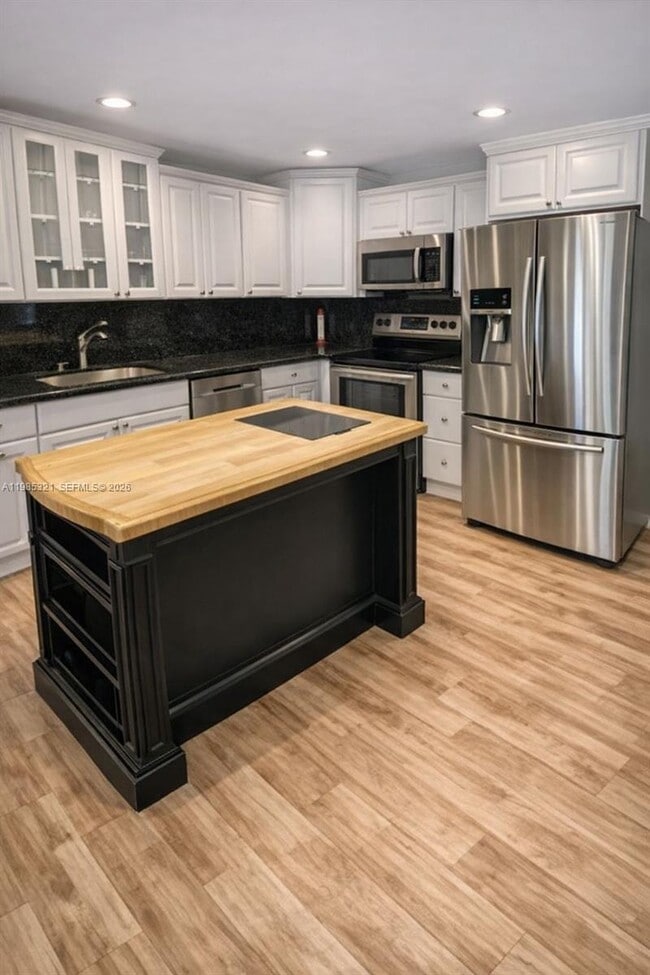 Building Photo - 23 Lexington Ln W