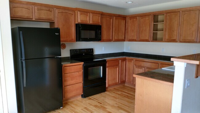 Building Photo - Modern Townhouse in Post Falls