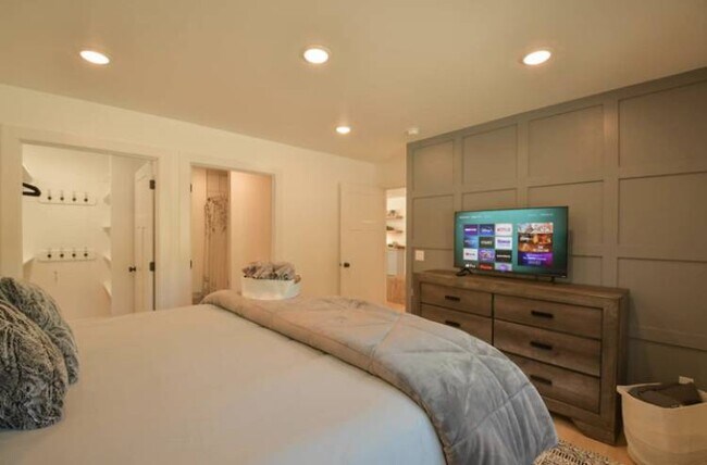 Building Photo - 1200 Eric Ln