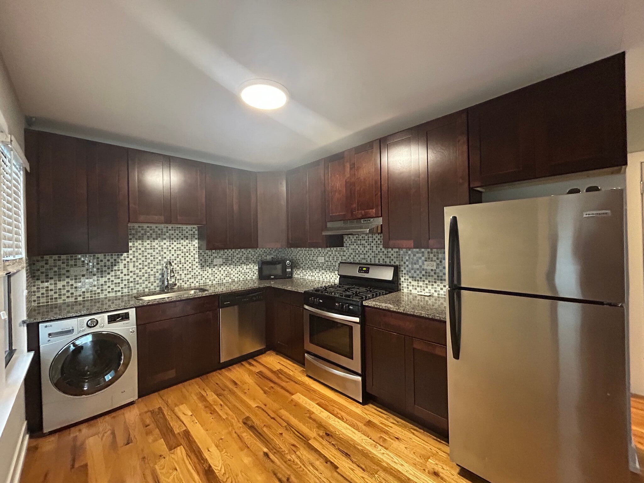 Building Photo - 545 Chestnut St