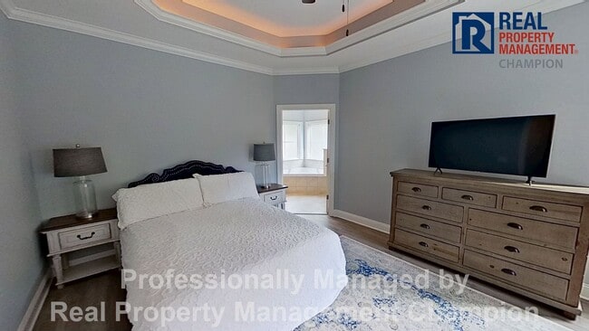 Building Photo - Immaculate 4 BD/3 BA Home w/Screened Porch and Fenced Back Yard