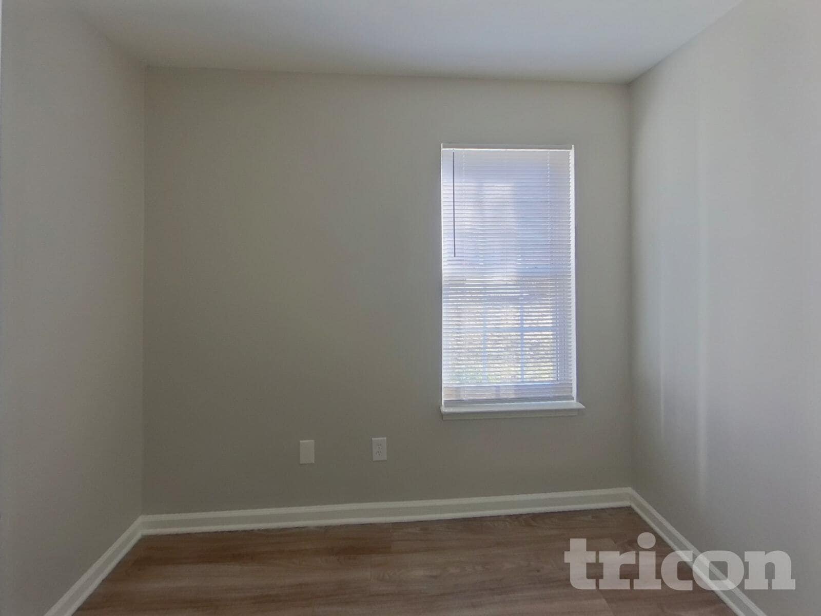 Building Photo - 705 Continental Dr