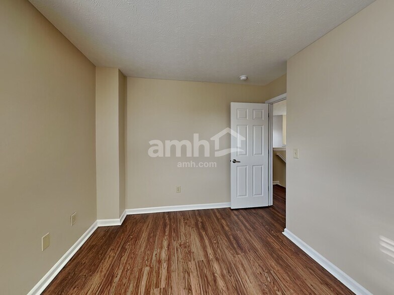 Building Photo - 5811 Outer Bank Rd