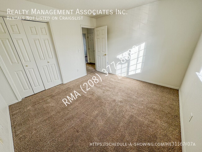 Building Photo - 843 N White Barn Rd