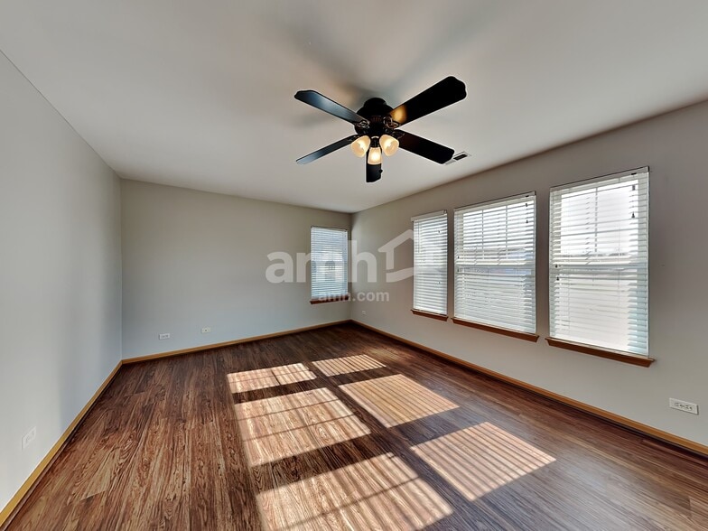 Building Photo - 250 Wedgewood Cir