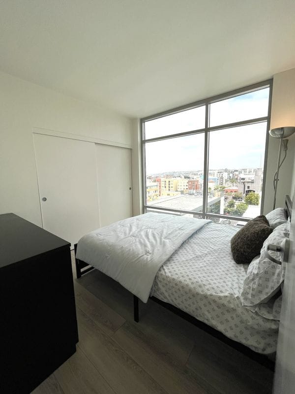 Building Photo - 425 W Beech St