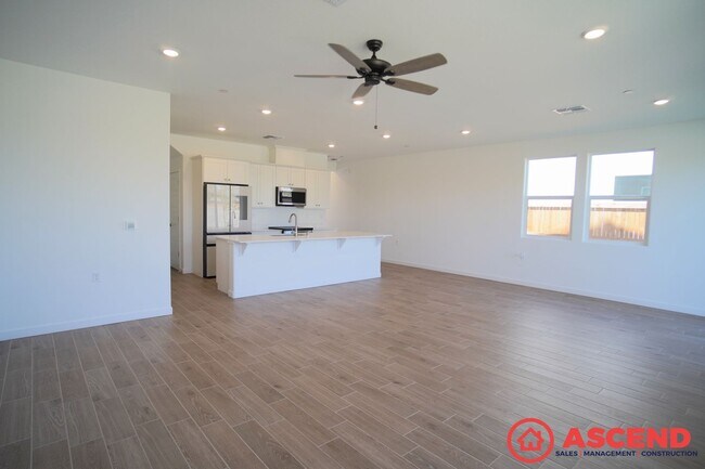 Building Photo - Stunning Home In Gossamer Grove!
