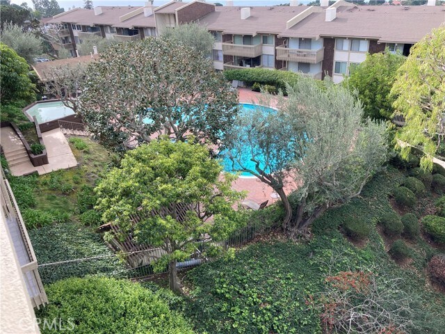 Building Photo - 6542 Ocean Crest Dr