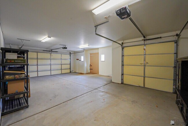 Building Photo - 3476 S Woodpecker Way