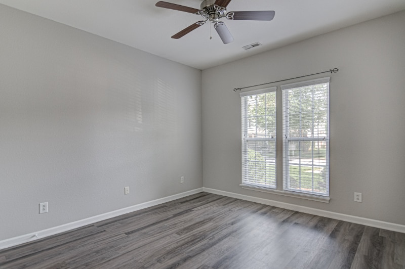 Building Photo - 5972 Hollow Wood Ct