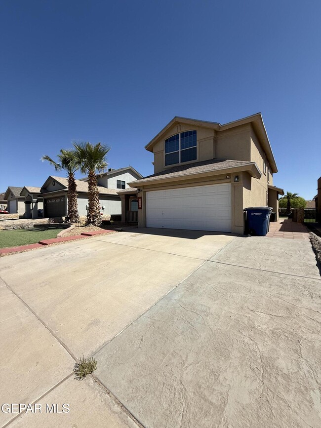 Building Photo - 12557 Paseo Lindo Dr