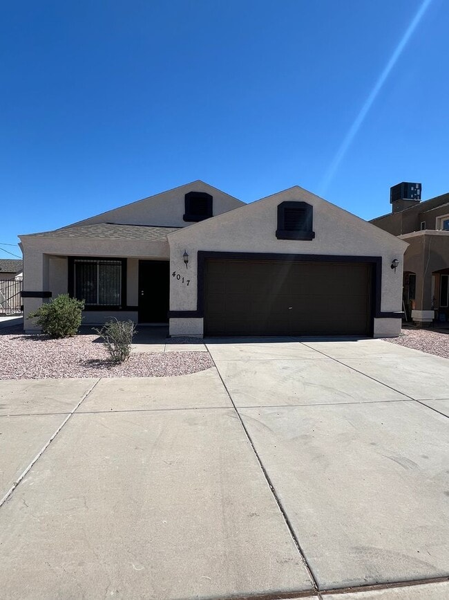 Building Photo - South Phoenix 4 Bed 2 Bath
