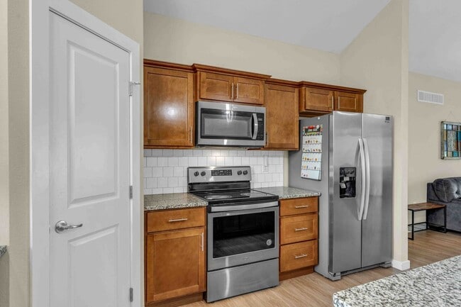 Building Photo - Italian Estates Property Management