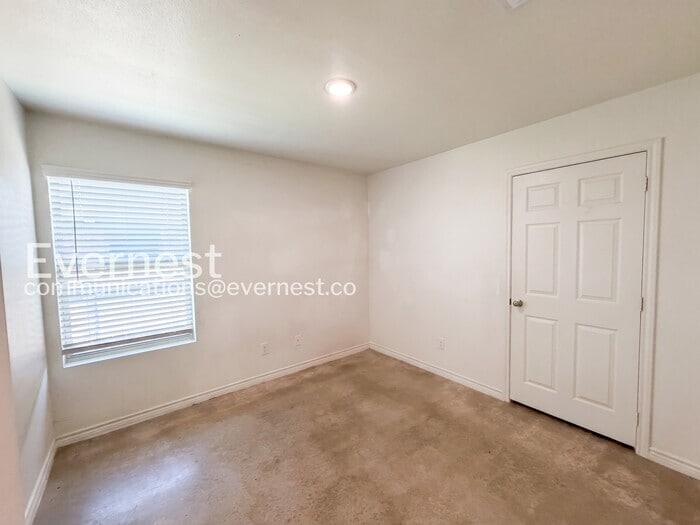 Building Photo - 2316 Duntov Dr