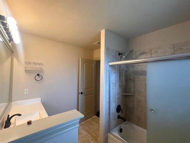Building Photo - 2230 Argos Dr