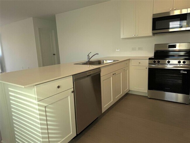 Building Photo - 242 Kings Row Ln