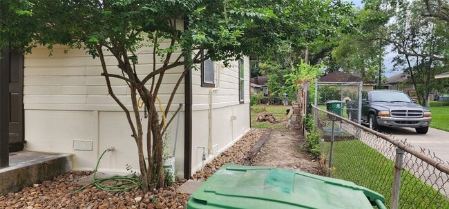 Building Photo - 10019 Porto Rico Rd