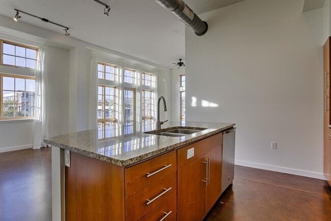 Building Photo - 2235 E 6th St