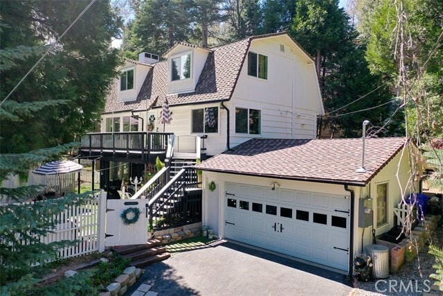 Building Photo - 220 Oak Dr