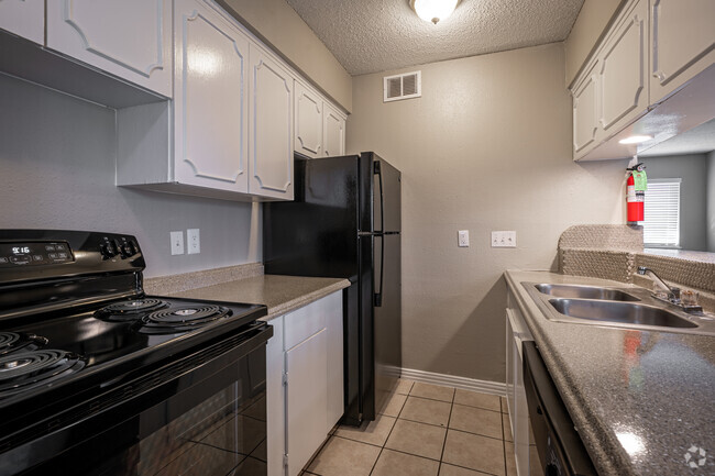 2BR, 1BA - 800SF - The Citadel at Med Center Houston Apartments