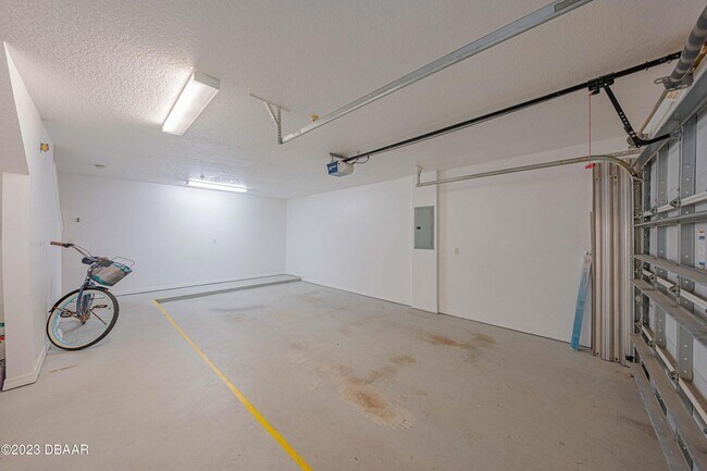 Building Photo - 3733 Cardinal Blvd