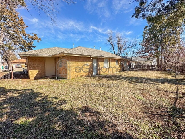 Building Photo - 1508 NE 44th St