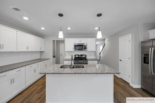 Building Photo - MODERN 3 BEDROOM IN LEXINGTON'S MURRAY VILLAGE