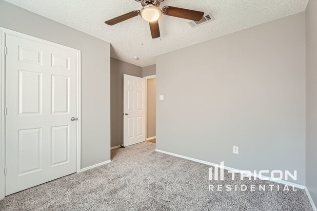 Building Photo - 115 Mulberry Ln