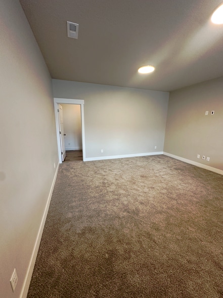upstairs family room - 1088 S High Ridge Rd