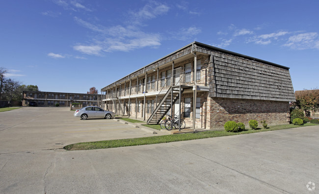 French Quater Apartments - French Quarter Apartments