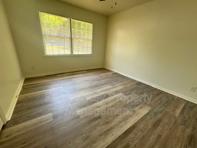 Building Photo - 210 Playa Del Ray Dr