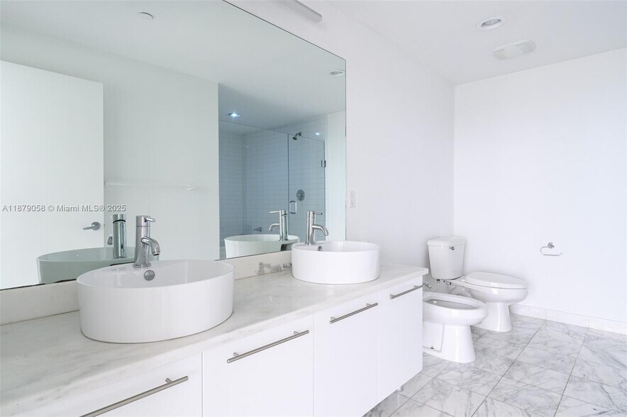 Building Photo - 888 Biscayne Blvd