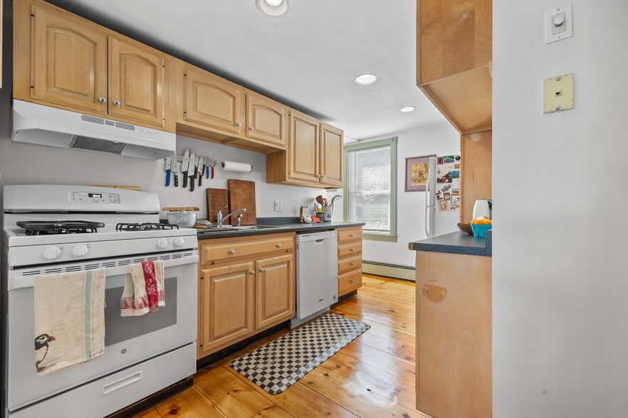 Building Photo - 9 Hodges Ct