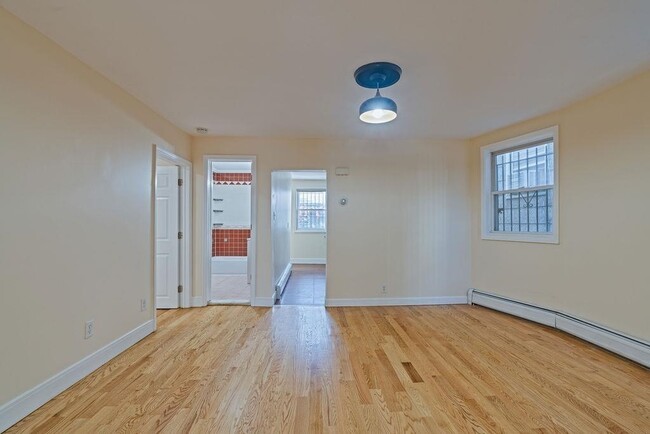 Building Photo - 337 Summit Ave
