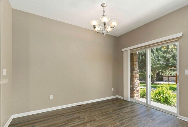 Building Photo - 2862 Kansas Dr