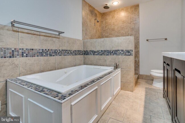 Building Photo - 4405 Elan Ct