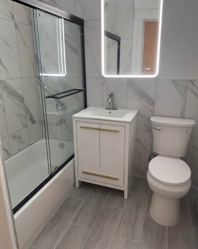 Building Photo - 128 35th St